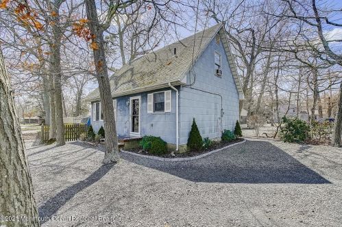 341 Letts Ave, Lacey, NJ 08731-2660