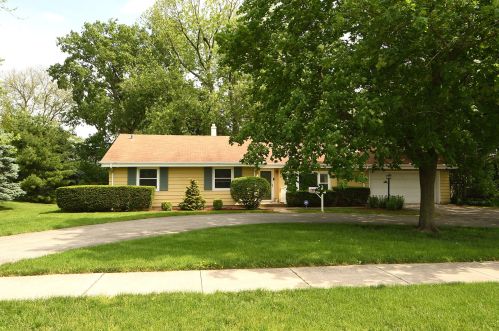 2245 Flossmoor Rd, Homewood, IL 60422-1611