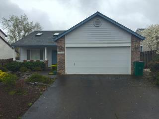 17036 Holcomb Dr, Portland, OR 97229-7316