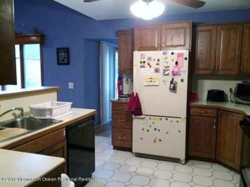 504 Vanderbilt Ave, Berkeley Township, NJ 08721-2763