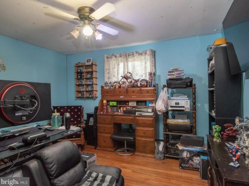 2106 Lyndell Dr, Lancaster PA  17601-5728 exterior