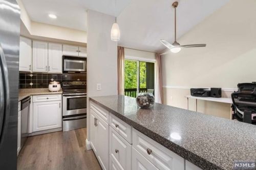 135 Marion Dr, Town Center NJ  07052-3301 exterior
