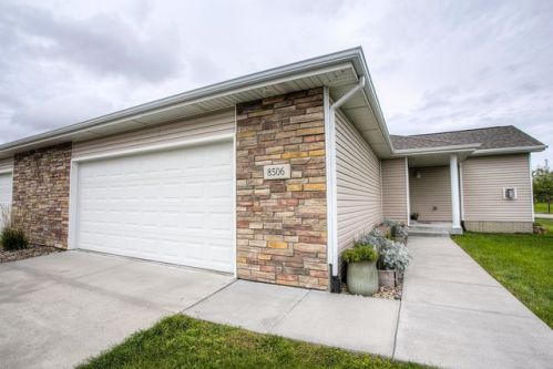 8506 161st Plz, Bennington, NE 68007-5031