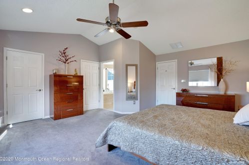 104 Annapolis St, Tinton Falls NJ  07712-3174 exterior