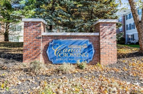 8 Swing Bridge Ln, South Bound Brook, NJ 08880-1499