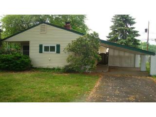 42 Gridiron Rd, Levittown, PA 19057-3810