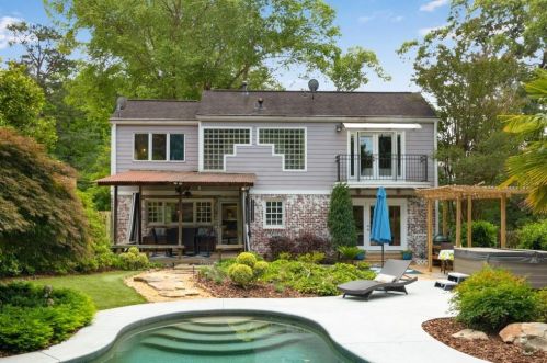 676 Hillpine Dr, Atlanta GA  30306-3277 exterior