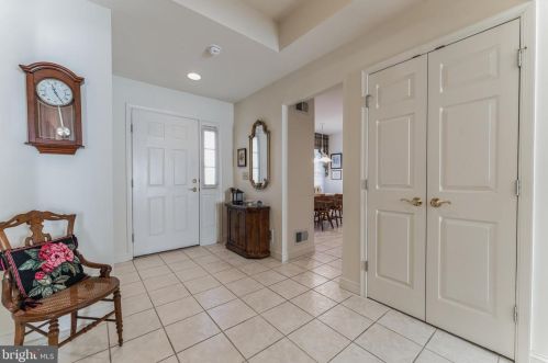 3 Fringe Tree Ct, Princeton, NJ 08540-5061