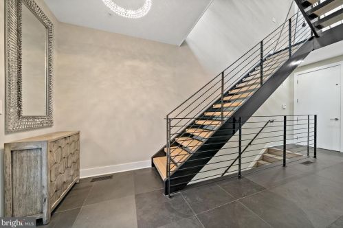 134 Front St, Philadelphia PA  19106-0020 exterior