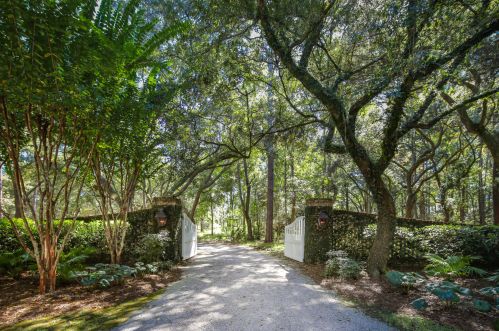 4458 Park Island Rd, Meggett, SC 29449-6200