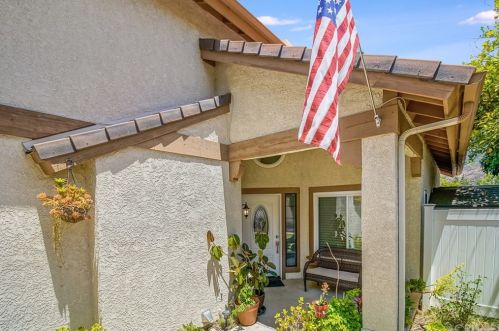 4014 Lost Springs Dr, Calabasas, CA 91301-5324