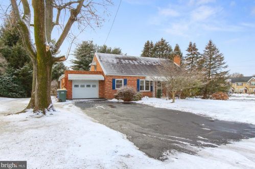 222 Dew Drop Rd, York, PA 17402-4610