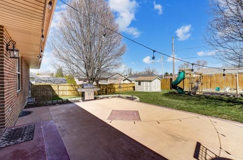 4052 Harris Ln, Springfield OH  45503-6458 exterior
