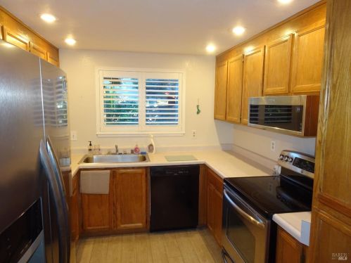 195 Bighorn Ct, Vacaville CA  95687-3438 exterior