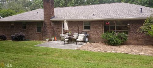 2644 Hickory Valley Dr, Lithonia, GA 30078-3231
