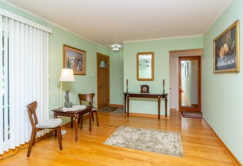 7908 Nora Ave, Niles IL  60714-3216 exterior