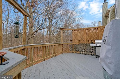 8858 Eagle Rock Ln, Springfield VA  22153-1727 exterior