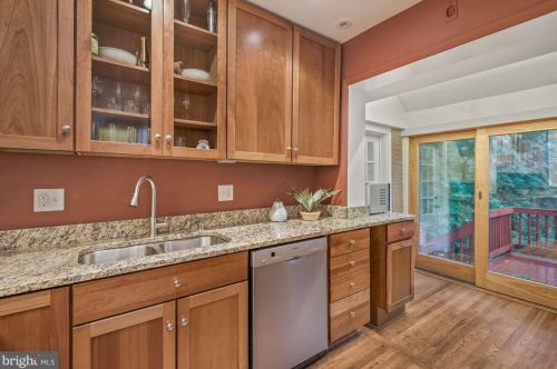 8024 Glenside Dr, Silver Spring MD 20912-7326 exterior