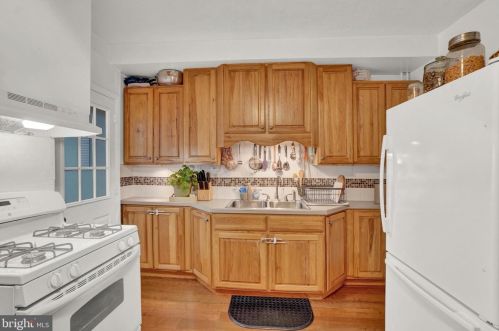 928 Market St, York, PA 17401-3610