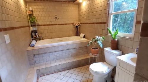 191 Maple St, Killingly CT  06239-2725 exterior