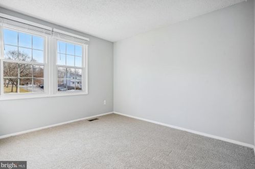 8675 Hickory Ridge Ct, Springfield VA  22153-3703 exterior