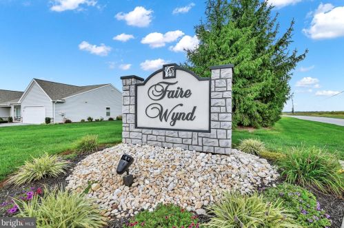 3237 Faire Wynd Pl, York, PA 17315-3943