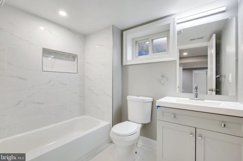 1253 Cresthaven Dr, Silver Spring MD 20903-1107 exterior