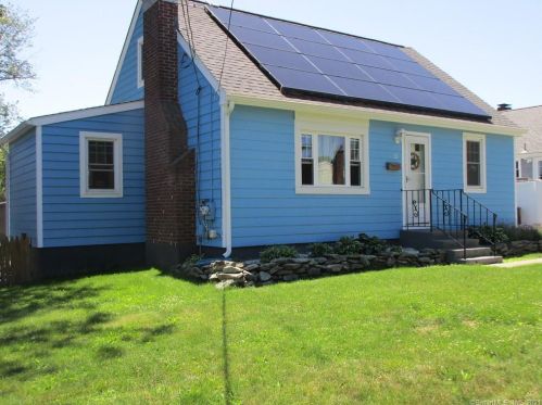 31 Olive St, Milford, CT 06460-7456