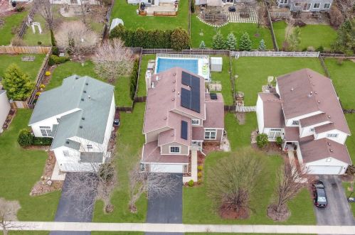 7649 Mendocino Dr, Gurnee, IL 60031-5123