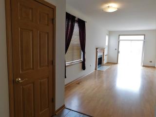 750 Woodewind Dr, Naperville IL  60563-3943 exterior