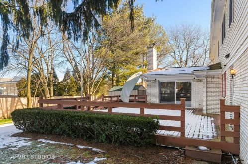 1070 Smt Dr, Bannockburn IL  60015-1879 exterior