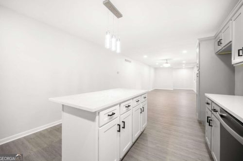 3007 Dogwood Dr, Atlanta GA  30344-3905 exterior