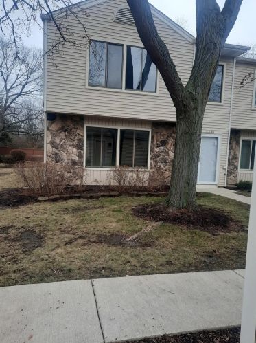 1561 Gibson Dr, Elk Grove Vlg, IL 60007-2712