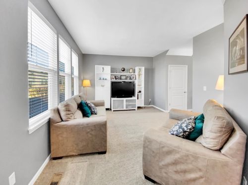 1295 Newport Cir, Pingree Grove IL  60140-2070 exterior