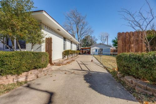 1318 Swallow Ln, Garland TX 75042-8035 exterior