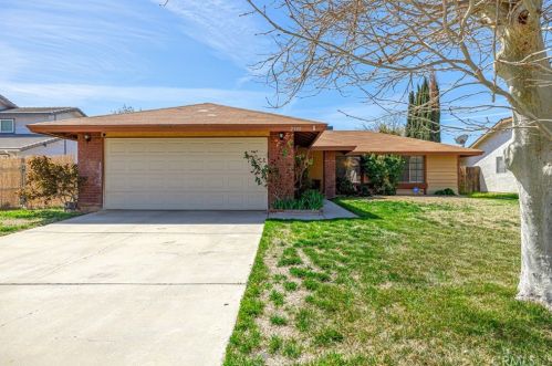 2300 Forry St, Lancaster, CA 93536-5759