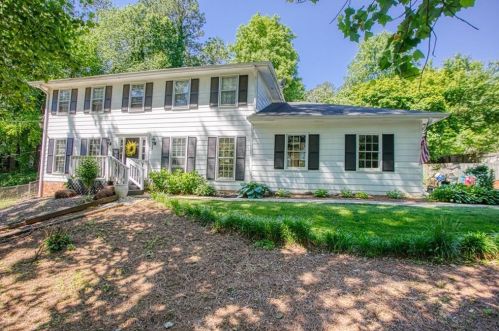 595 Deer Run, Lilburn, GA 30047-2118