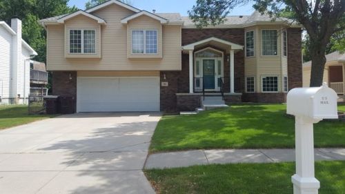 741 R St, Lincoln, NE 68528-1353