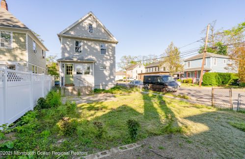 22 High St, Tinton Falls NJ  07724-3451 exterior