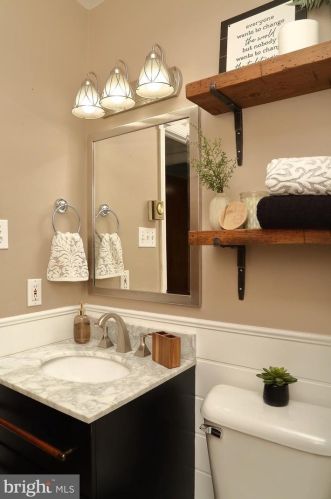 59 Pilgrim Dr, Lancaster PA  17603-6450 exterior