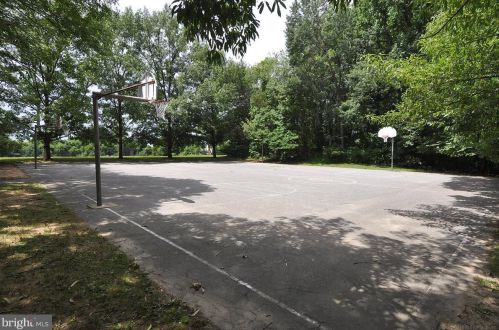 10 Balboa Ct, Silver Spring MD 20905-5897 exterior