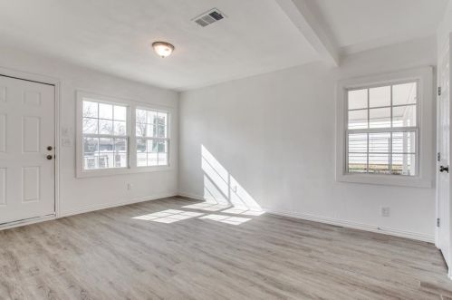 6025 Tallie Rd, Fort Worth TX  76112-7933 exterior