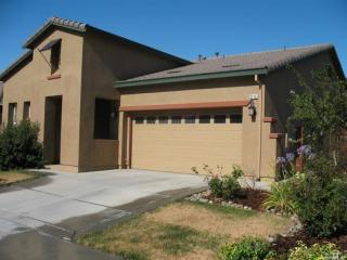2115 Newcastle Dr, Vacaville, CA 95687-8211