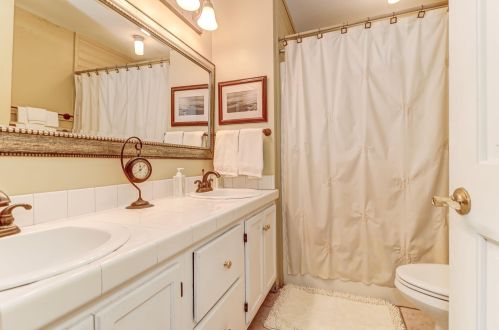 29 Beachwood, Isle Of Palms SC  29451-2815 exterior