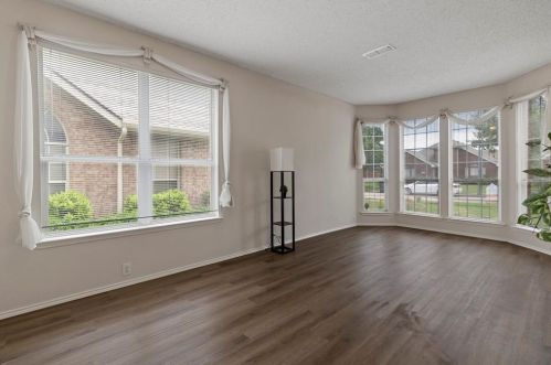 7809 Park Downs Dr, Fort Worth TX  76137-5451 exterior