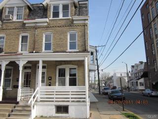 936 Washington St, Allentown, PA 18102-1437