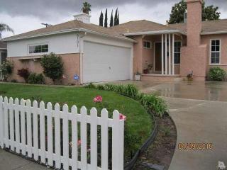 6701 Shirley Ave, Los Angeles CA  91335-4918 exterior