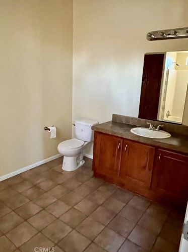 6062 Rouner Dr, Riverside CA  92509-1733 exterior