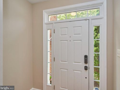 13011 Park Crescent Cir, Herndon VA  20171-2819 exterior