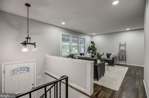 187 9th St, Riviera Beach, MD 21122-4967